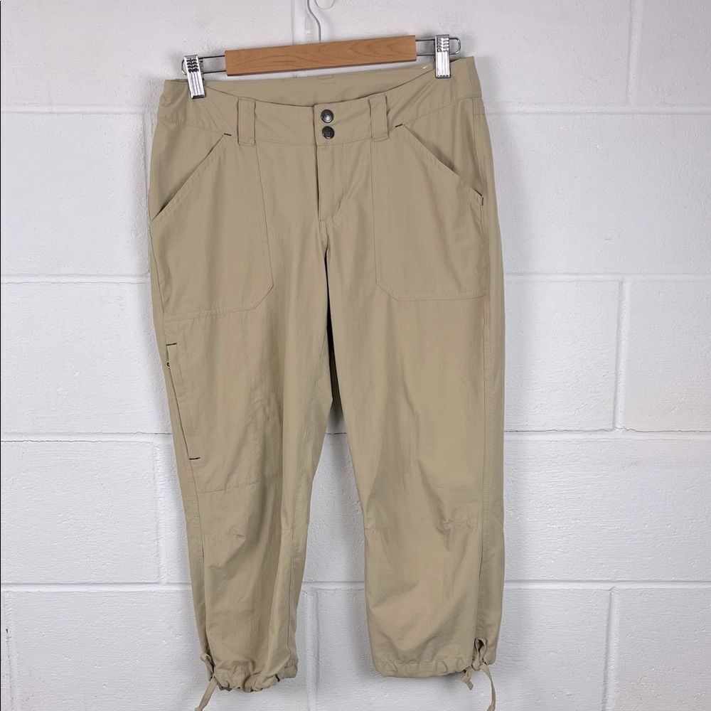 Patagonia women’s borderless ripstop tan capri pant hiking camping size 4